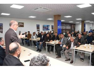 Başkan Yapar, mahalle muhtarlarıyla iftar programında bir araya geldi