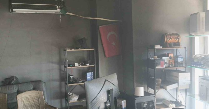 Manavgat’ta işyeri yangını ucuz atlatıldı