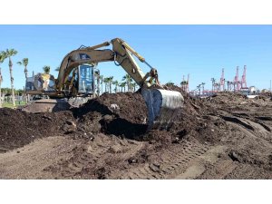 Mersin’de yağıştan etkilenen bölgelerde onarım çalışması sürüyor