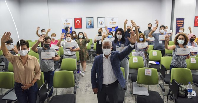 Girişimci adayları sertifikalarını aldı