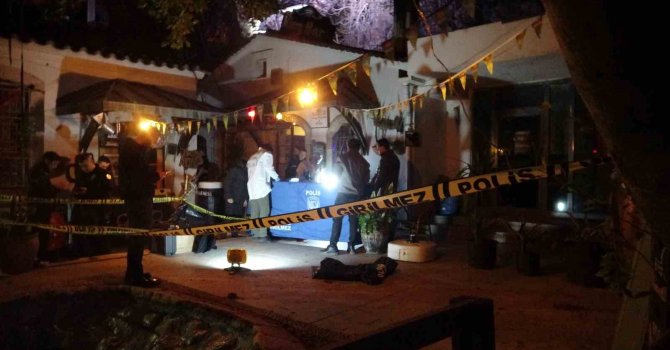 Antalya’da 21 Yaşındaki genç 30 metre yükseklikten beton zemine düşerek hayatını kaybetti