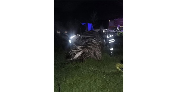 Kırıkhan’da hurdaya dönen otomobilin sürücüsü yaralandı