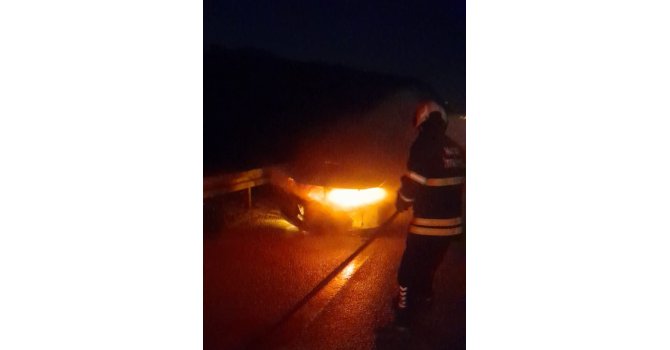 Altınözü’nde araç yangını