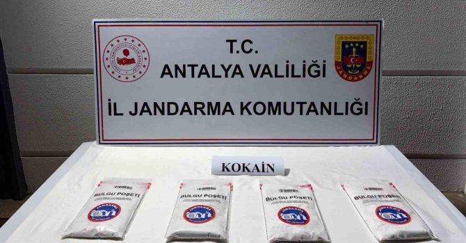 Antalya’da 1 kilo 380 gram kokain ele geçirildi, 2 şüpheli tutuklandı