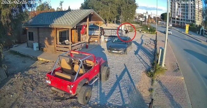 Tokalaştığı şahsın silahlı saldırısına uğrayıp ölümle burun buruna gelmişti, 2 şüpheli tutuklandı