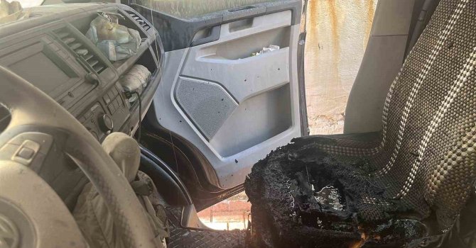 Alanya’da hafif ticari araç yangını korkuttu