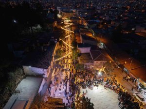 Kozan Kalesi’nden atılan topla tarihi çarşıda Ramazan coşkusu yaşandı