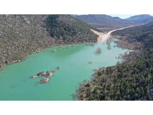 Antalya-Konya karayolunda son durum dron ile görüntülendi: 4 kilometrelik kısım sular altında