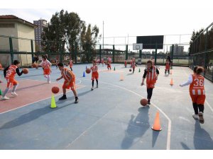 Geleceğin basketbolcuları Akdeniz’de yetişiyor