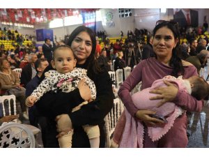 Ev hayaliyle kura çekim törenine gelen vatandaşlar heyecan dolu anlar yaşadılar