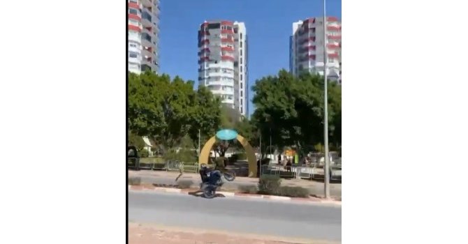 Trafikte şov pahalıya patladı: Motosikleti 60 gün men edildi, 172 bin TL ceza kesildi