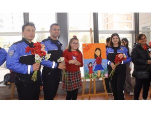 Engelli çocuklardan "Şiddete karşı sevgi" sergisi