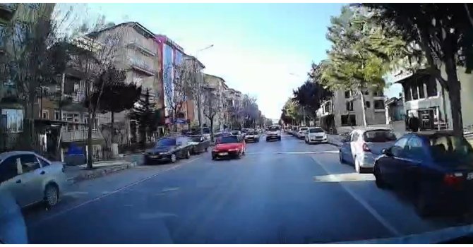 Isparta’da tehlikeli sollama kamerada: Kazadan kıl payı kurtuldu