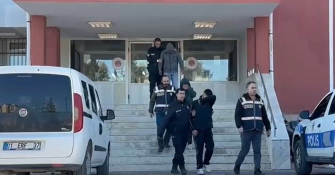 Polisten kaçan araç kaza yaptı: 3 kişi tutuklandı