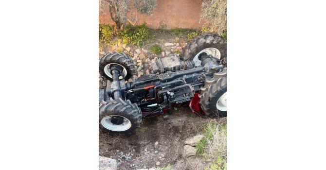 Tarsus’ta traktör devrildi: 1 ölü