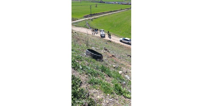 Otomobil uçuruma yuvarlandı, sürücüyü itfaiye kurtardı