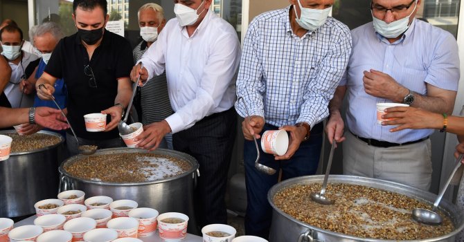 Başkan Esen’den aşure ikramı