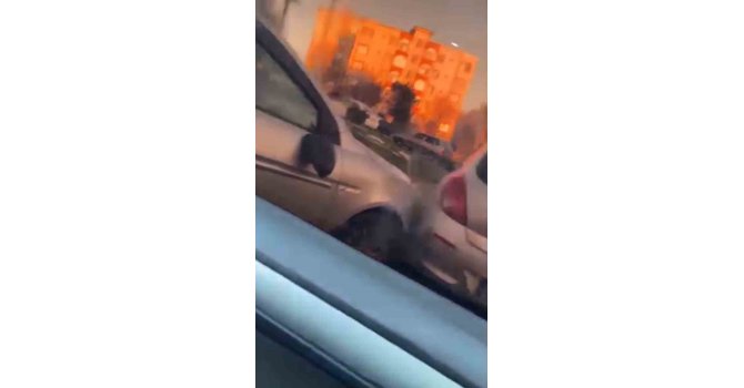 Kaza sonrası çocukların çığlıklarına rağmen kavga ettiler