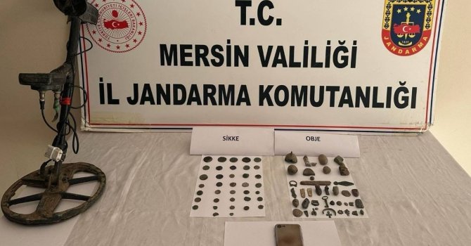 Mersin’de tarihi eser operasyonu, çeşitli objeler ele geçirildi