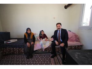 Merhametiyle Türkiye’ye örnek olan 80 yaşındaki anne ve ömrünü adadığı 61 yaşındaki engelli kızının Vali’yle sohbetleri yürekleri ısıttı