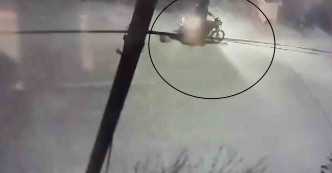 Motosikletle gelip, borçlusunun evine kurşun yağdırdı