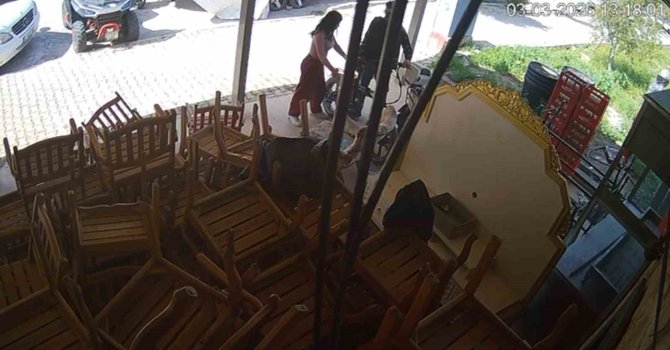 Hırsızlık yapmaması için uğraşan kız arkadaşını da kandırıp ne varsa çaldı