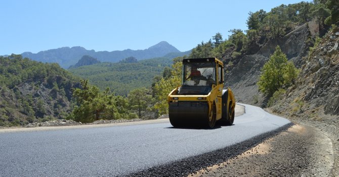 Büyükşehir’den Konyaaltı’nda asfalt çalışması