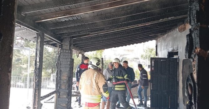 Samandağ’da müstakil evde yangın çıktı