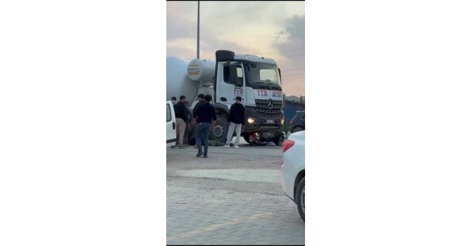 Beton mikseriyle çarpışan motosikletin sürücüsü yaralandı