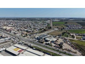 Tarsus’ta çiftçileri sevindiren yol çalışması