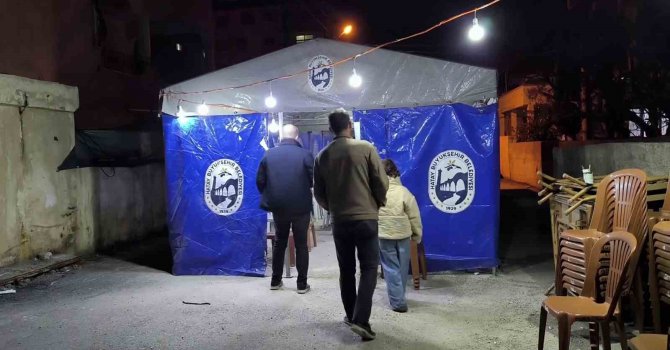 İran’da hayatını kaybeden genç şoförden geriye ailesine neşe içerisinde çiğköfte yoğurduğu anlar kaldı