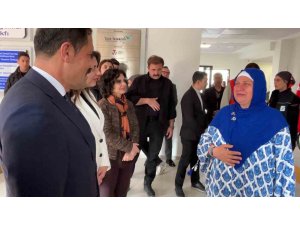 Deprem enkazından 4.günde kurtarılan kadın, 2 gün önce anahtarını teslim aldığı yeni yuvası için göz yaşları içerisinde devlete teşekkür etti