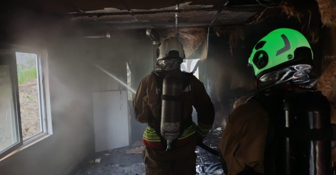 Antakya’da müstakil ev yanarak kullanılmaz hale geldi