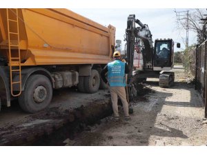 Hatay Büyükşehir Belediyesi, Payas’ta içme suyu şebeke hattını yeniliyor