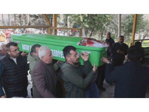 Yürek burkan kazada hamile kadını 5 ay önce evlendiği eşinden ölüm ayırdı