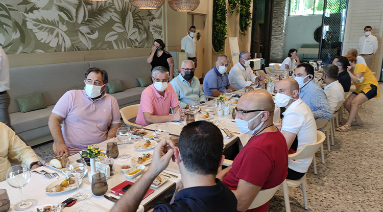 Kemerli otelcilerden arazöz desteği