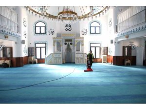 Yüreğir Belediyesi’nden ibadethanelerde bayram temizliği