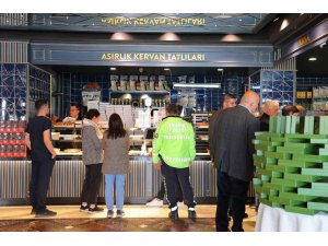 Kahramanmaraş’ta Ramazan tatlıları tezgahları süslüyor