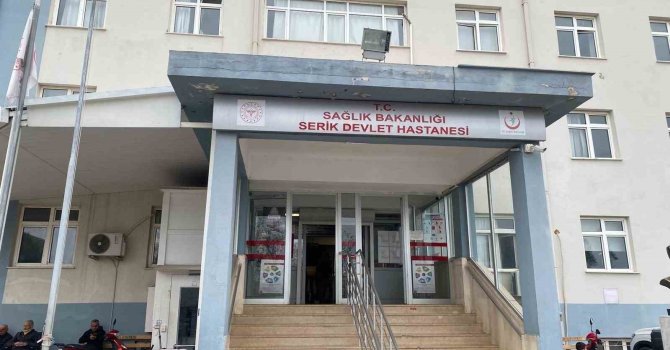 Serik’te sağlık çalışanlarına saldırdıkları iddiasıyla gözaltına alınan anne ve kızları serbest bırakıldı