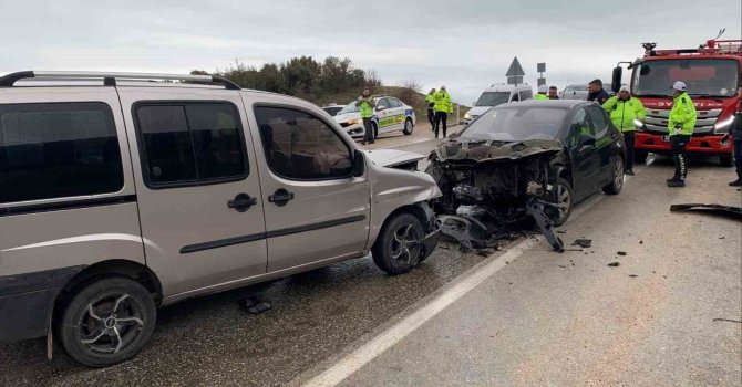 Isparta’da 8 kişinin yaralandığı kaza kamerada