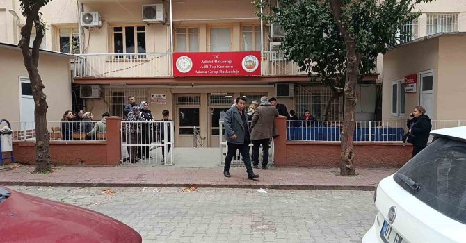 Adana’da yol kesip bıçakla saldırdılar: 17 yaşındaki çocuk öldü, 2 ağabeyi yaralandı