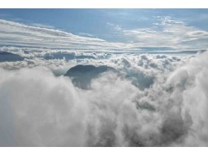 Bulutlar Kozan Kalesi’nde dans etti, ortaya masalsı görüntüler çıktı