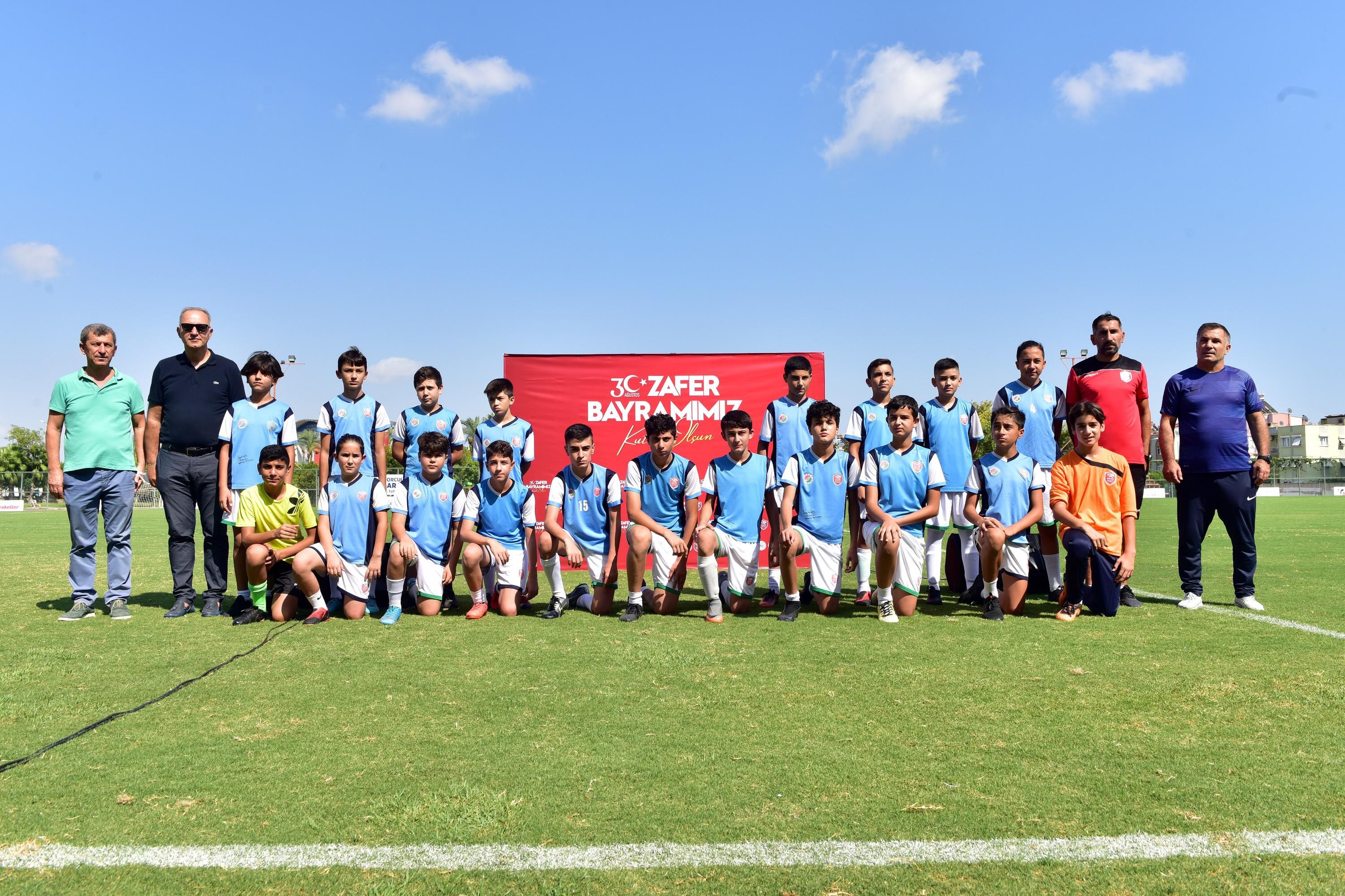 Zafer Bayramı’nı futbol turnuvası ile kutladılar