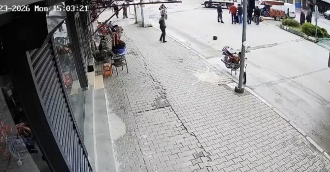 Kamyonun çarptığı motosikletin sürücüsü hayatını kaybetti