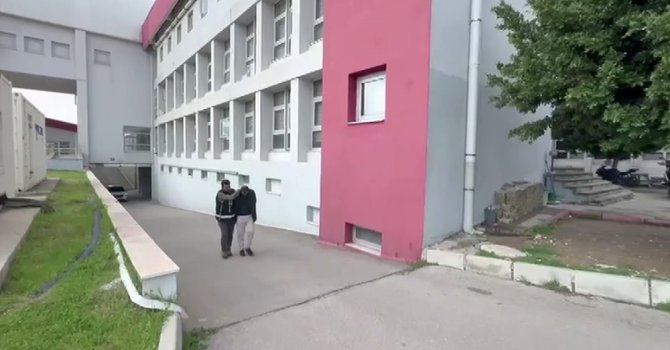 50 bin paket kaçak sigara yakalattı, "Ucuza bulunca toplu satın aldım" dedi