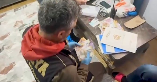 Yüksek kâr ve banka promosyonu vaadiyle 480 bin lira dolandırdılar