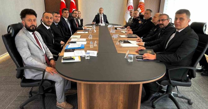 Burdur’da uyuşturucu ve yasa dışı bahisle mücadele toplantısı