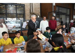 Osmaniye’de "100 Atık Pile Bir Pizza" projesine miniklerden destek