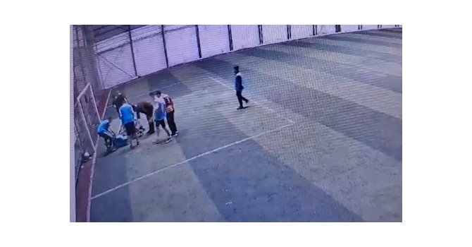 Halı sahada yürek yakan ölüm: Kaleci top darbesi sonrası hayatını kaybetti