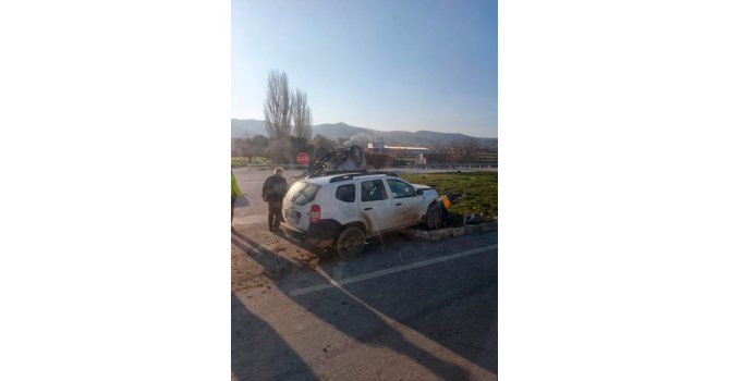 Burdur’da otomobiller çarpıştı: 5 yaralı